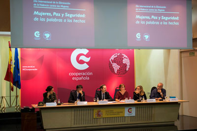 La jornada reunió a especialistas que desde sus diferentes ámbitos de acción trabajan por la eliminación de la violencia sexual como arma de guerra y por la incorporación de las mujeres en los procesos de paz tras situaciones de conflictos armados. (Foto: AECID/Miguel Lizana.)