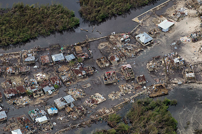 Jérémie, dans le département de la Grand’Anse en Haïti, au lendemain du passage de l’ouragan Matthew. Photo : UN/MINUSTAH/Logan Abassi