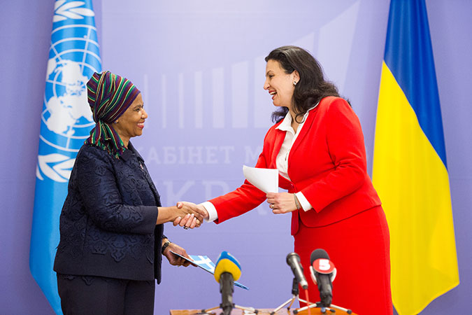UN Women Executive Director Phumzile Mlambo-Ngcuka meets with Ivanna Klympush-Tsintsadze, Ukrainian Vice-Prime Minister on EU and Euro-Atlantic Integration. Photo: UN Women/Volodymyr Shuvayev