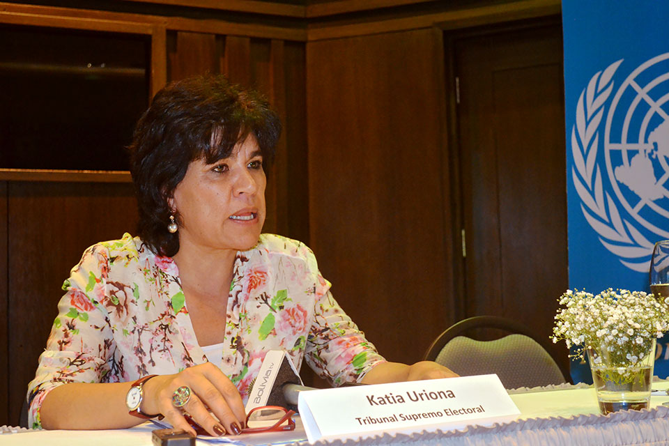  Katia Uriona  speaks. Photo: Órgano Electoral Plurinacional