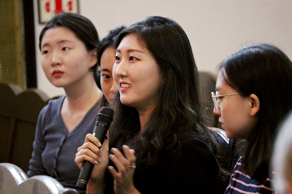 Students at Ewha W. University during a townhall with UN Women Deputy Executive Director Åsa Regnér . Photo: UN Women/Younghwa Choi