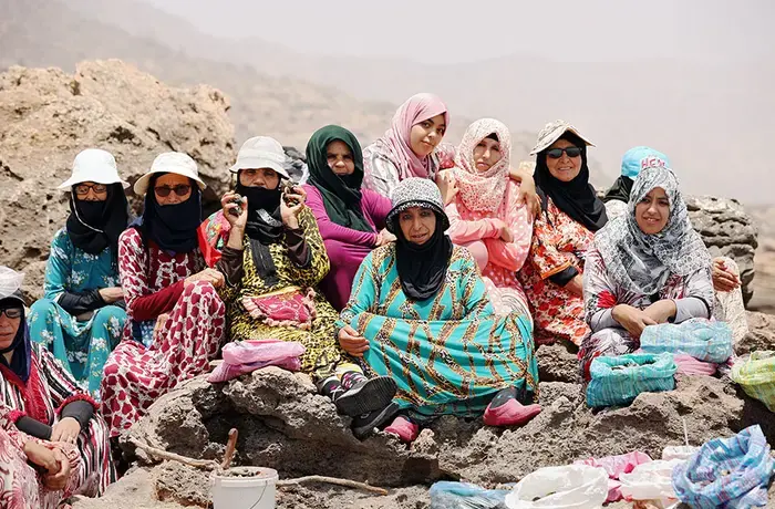 In Morocco, about10,000 women collect shellfish and other seafood along the Moroccan coastline to make a living. Photo: UN Women/Mediating