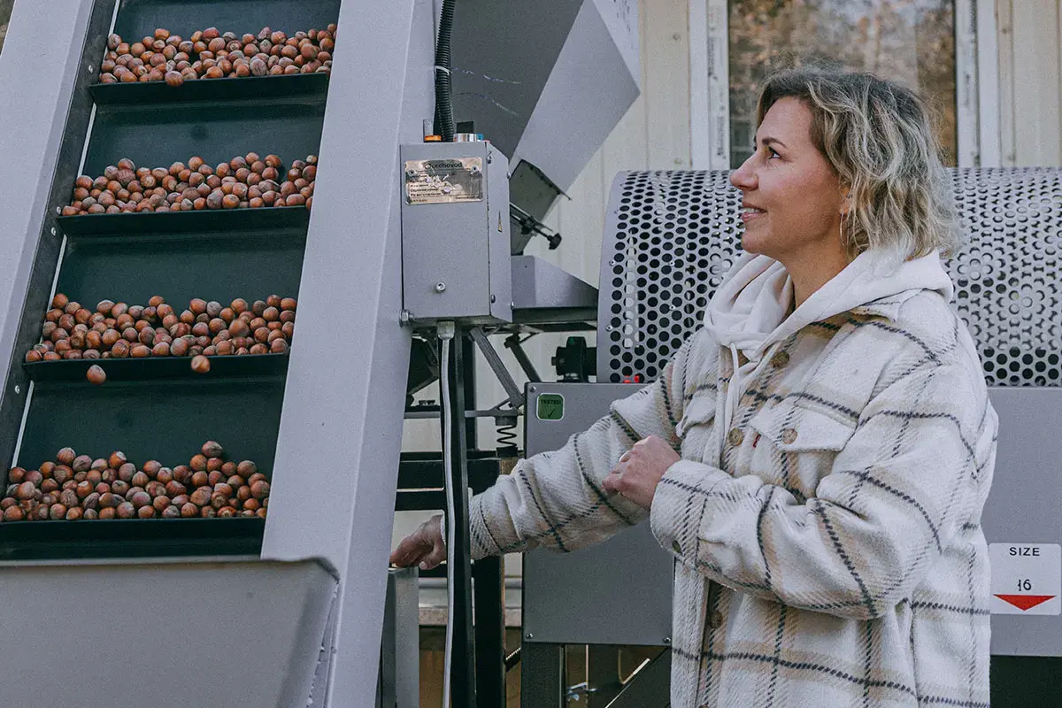 Nina Smyrnova founded a 25 hectare farm eco-estate in the south of the Kyiv region that approaches cultivation of  hazelnuts and asparagus with sustainable cutting-edge agricultural practices. Photo: UN Women/Nadia Berska